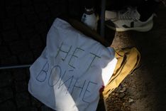 "No to war": an embroidery on the bag of a Russian anti-war activist helping at the small pro-Ukrainian space opposite the Soviet memorial in Tiergarten Park.